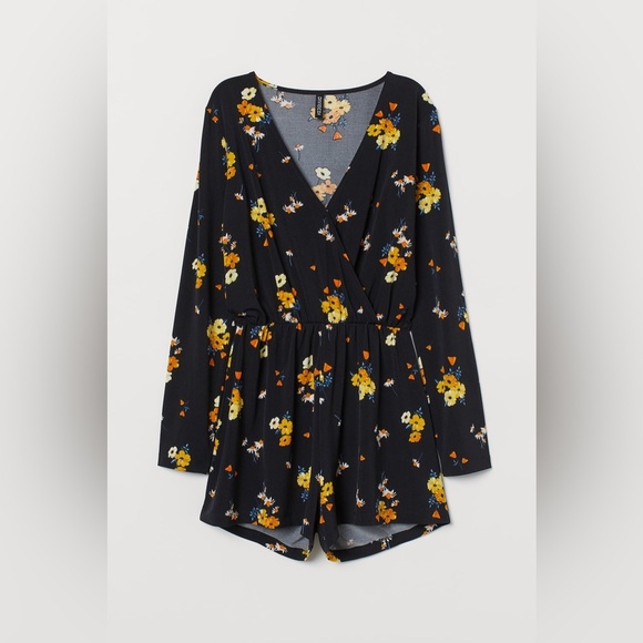 Divided| H&M| Black Jersey Knit Shorts Romper w/Yellow Floral Pattern Sz 8 - Picture 5 of 5